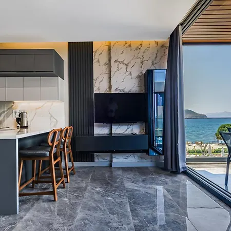 מלון Bodrum Ada Suites Beach Hotel
