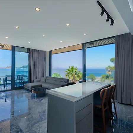מלון Bodrum Ada Suites Beach Hotel מוגלה